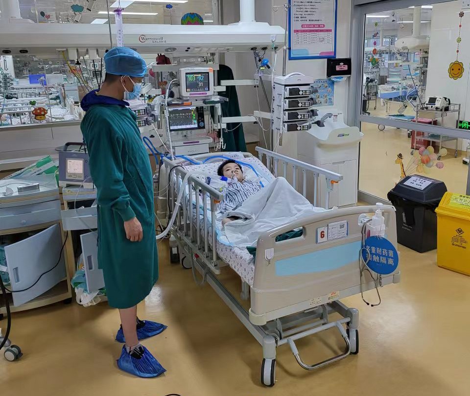 蒙山县跨省救护车出租公司